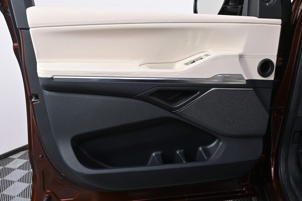 New 2027 Lincoln Navigator Reserve AWD/4WD image 23