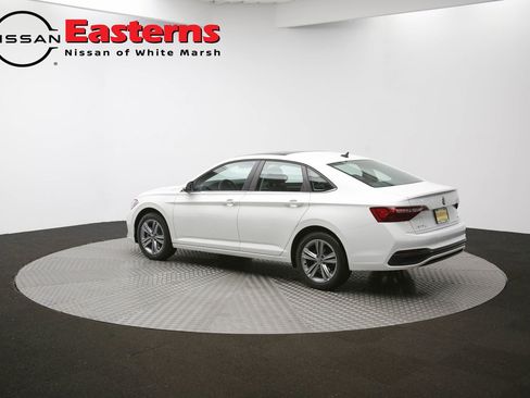 Used 2023 Volkswagen Jetta SE w/ Panoramic Sunroof Package image 82