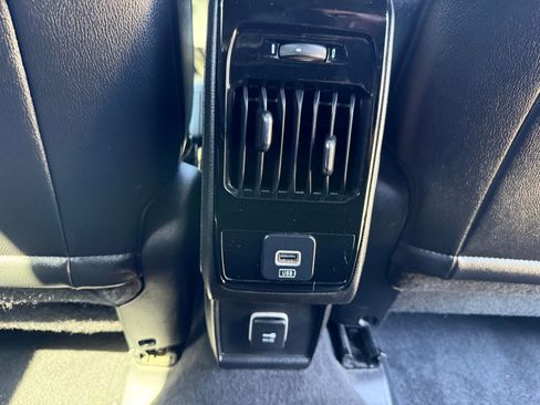 Used 2024 Jeep Compass Latitude image 32