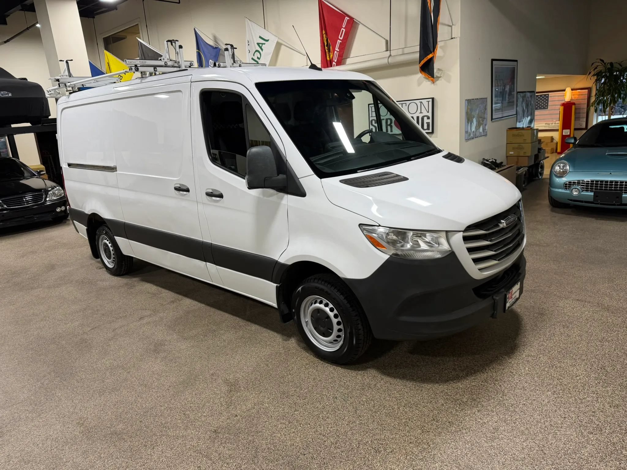 Used 2019 Freightliner Sprinter 144 RWD image 13