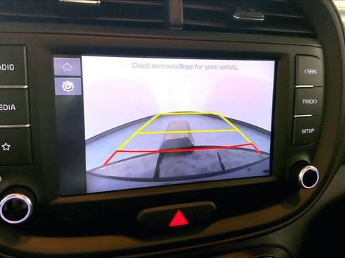 Certified 2025 Kia Soul LX w/ LX Technology Package FWD image 21