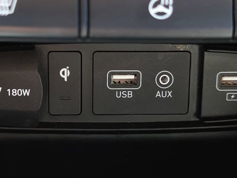 Used 2020 Hyundai Santa Fe Limited image 32