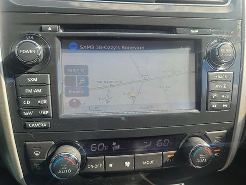 Used 2015 Nissan Altima 3.5 SL FWD image 23