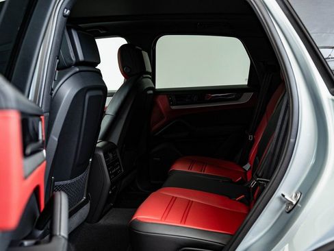 New 2026 Porsche Cayenne AWD/4WD image 43