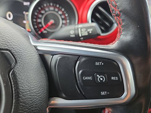 Used 2022 Jeep Gladiator Rubicon w/ LED Lighting Group AWD/4WD image 18