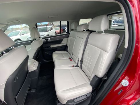 Used 2025 Hyundai Santa Fe SEL image 28