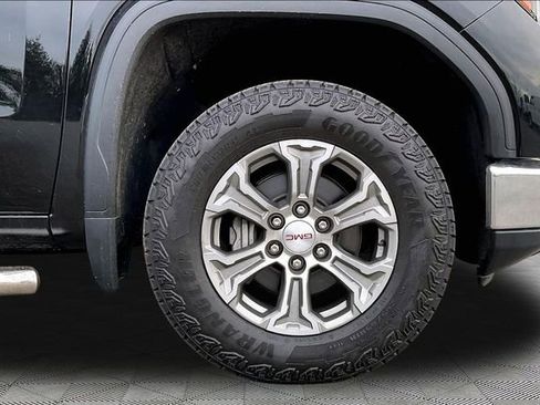 Used 2024 GMC Sierra 1500 SLT w/ X31 Off-Road Package image 21