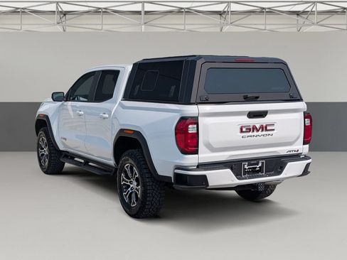 Used 2024 GMC Canyon AT4 w/ AT4 Premium Package AWD/4WD image 9