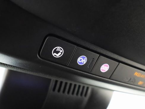 Certified 2025 GMC Yukon Denali image 20