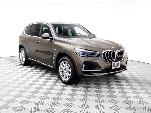 Certified 2023 BMW X5 xDrive45e w/ Executive Package image 8
