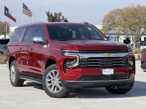 New 2026 Chevrolet Suburban Premier image 2