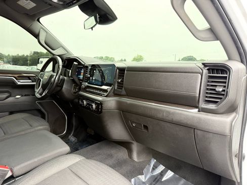 Used 2022 Chevrolet Silverado 1500 LT AWD/4WD image 26