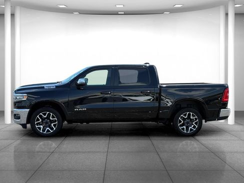 Used 2025 RAM 1500 Laramie AWD/4WD image 4