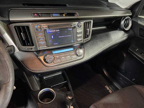 Used 2013 Toyota RAV4 XLE AWD/4WD image 31