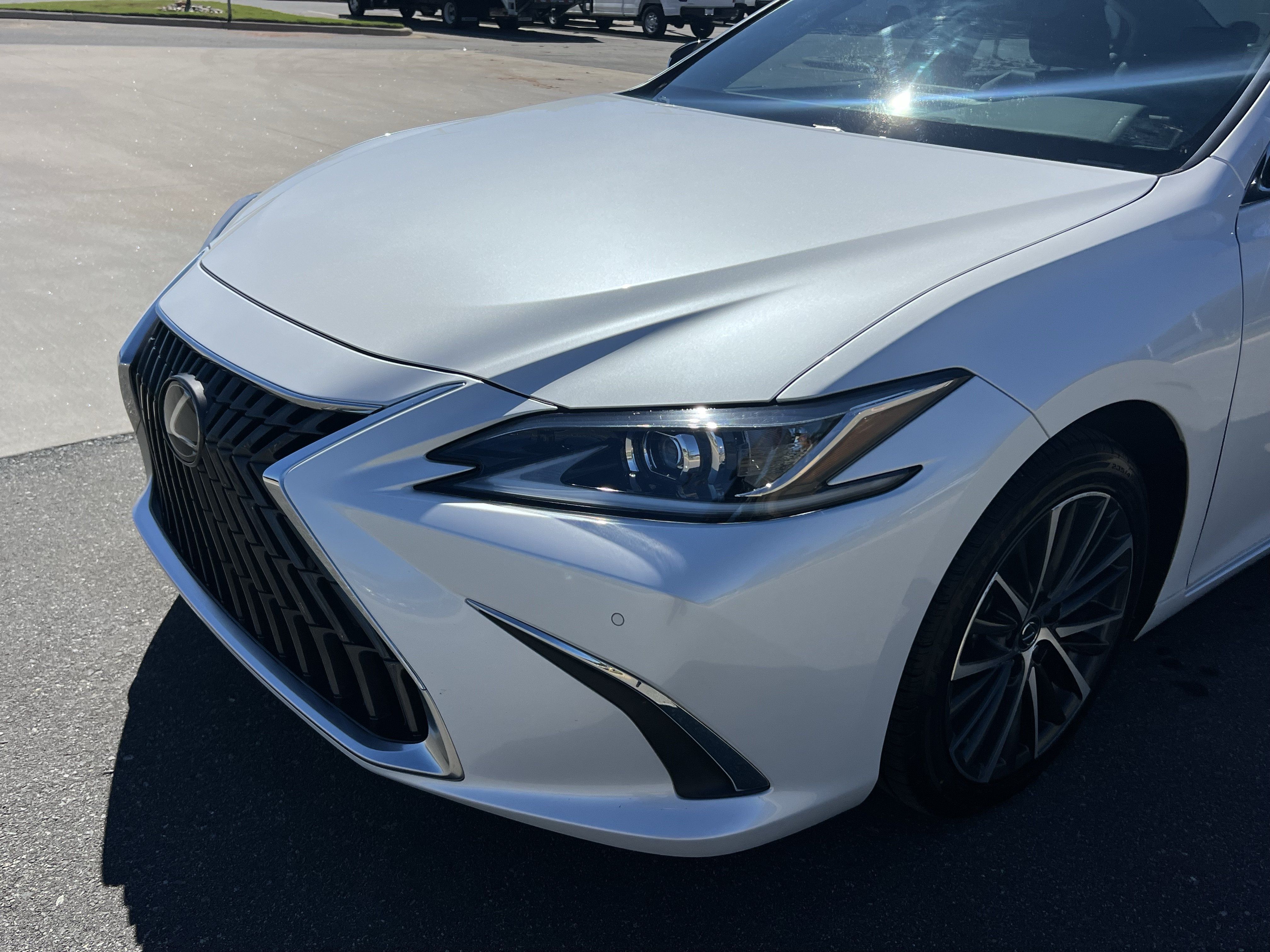 Used 2024 Lexus ES 350 w/ Premium Package FWD image 11