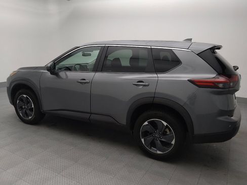 Used 2024 Nissan Rogue SV AWD/4WD image 3