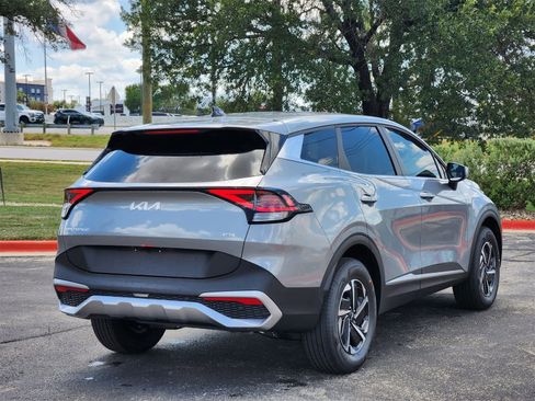 New 2025 Kia Sportage LX image 5
