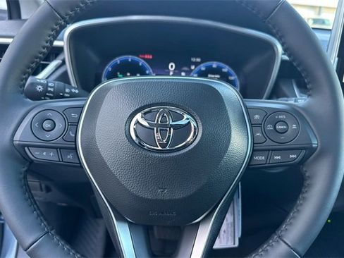 Used 2026 Toyota Corolla Cross XLE image 22