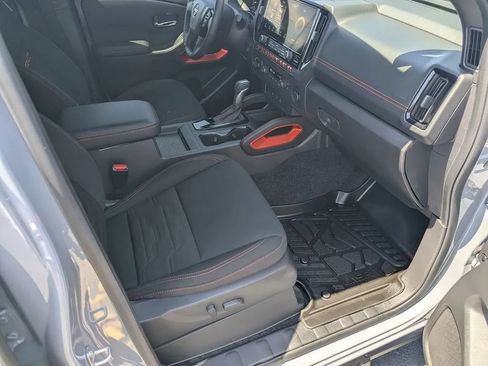 Certified 2025 Nissan Frontier PRO-4X AWD/4WD image 12
