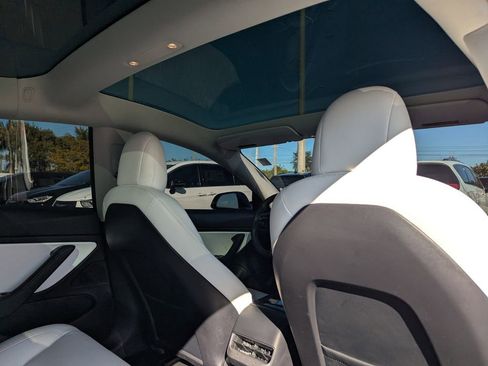 Used 2020 Tesla Model 3 Long Range image 12