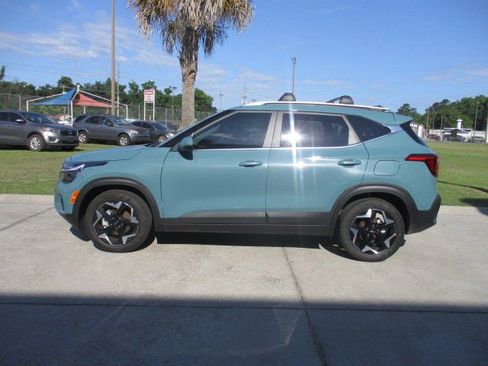 Used 2025 Kia Seltos EX w/ EX Sunroof Package image 6