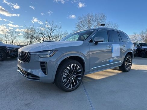 New 2026 Volvo XC90 B6 Plus w/ Protection Package Premier image 3