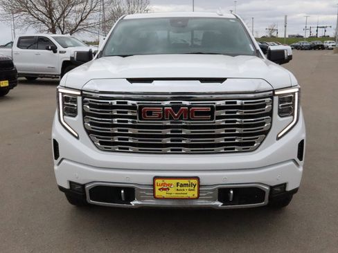Used 2024 GMC Sierra 1500 Denali w/ Technology Package AWD/4WD image 2