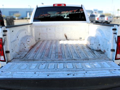 Used 2017 RAM 1500 Express RWD image 5