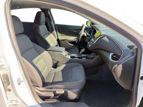 Used 2024 Chevrolet Malibu LT FWD image 24