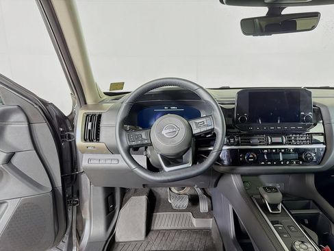 Used 2025 Nissan Pathfinder Platinum w/ Cargo Package AWD/4WD image 21