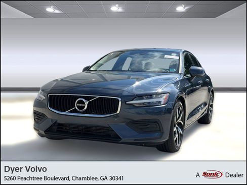 Used 2020 Volvo S60 T5 Momentum FWD image 1