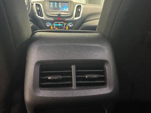 Used 2018 Chevrolet Equinox LT FWD image 30