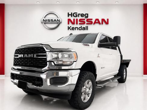 Used 2022 RAM 3500 Big Horn AWD/4WD image 3