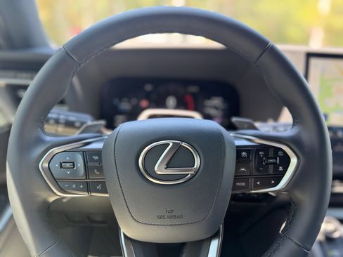 Used 2024 Lexus GX 550 w/ Cold Area Package AWD/4WD image 30