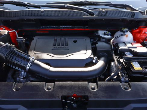 Used 2025 Chevrolet Blazer LT FWD image 19