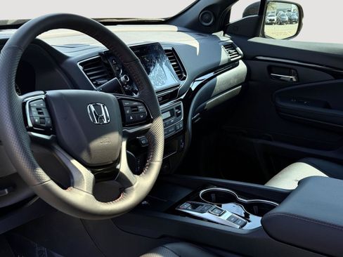 Used 2026 Honda Ridgeline Black Edition image 12