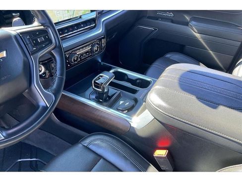 Used 2025 Chevrolet Silverado 1500 High Country w/ Technology Package AWD/4WD image 16