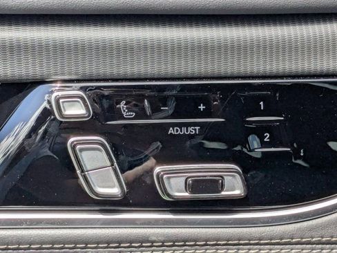 New 2026 Jeep Grand Wagoneer Summit w/ Premium Group III image 22