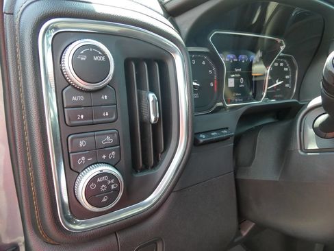 Used 2020 GMC Sierra 1500 AT4 w/ Off-Road Performance Package AWD/4WD image 26