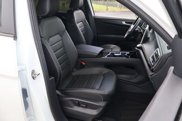 Certified 2025 Volkswagen Atlas Cross Sport SEL R-Line AWD/4WD image 21