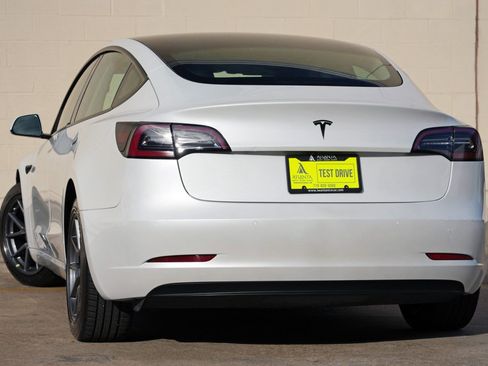 Used 2021 Tesla Model 3 Standard Range Plus RWD image 5