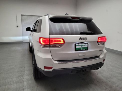 Used 2017 Jeep Grand Cherokee Limited w/ Luxury Group II image 6