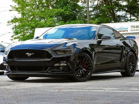 Used 2017 Ford Mustang GT Premium w/ Equipment Group 401A RWD image 5