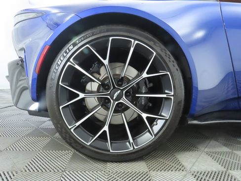 Used 2025 Aston Martin V8 Vantage Coupe image 29