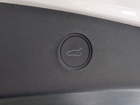 Used 2023 Tesla Model 3 Standard Range image 16