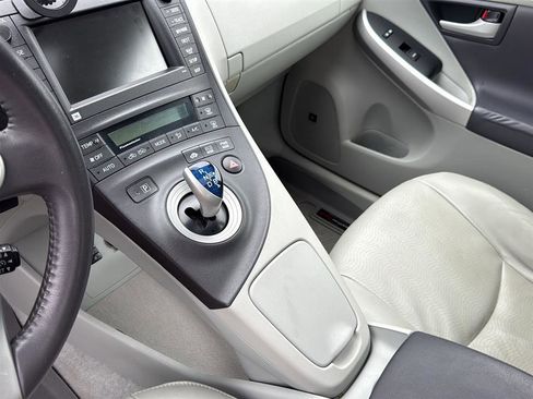 Used 2010 Toyota Prius Five FWD image 17