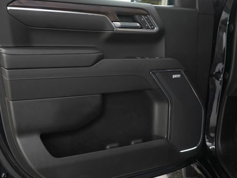 Used 2023 GMC Sierra 1500 SLT w/ SLT Premium Package image 16