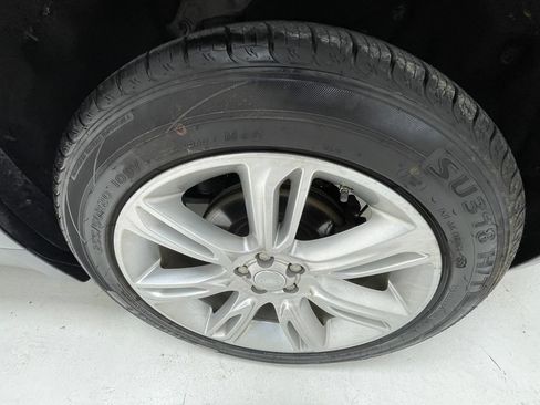 Used 2019 Land Rover Range Rover Velar S AWD/4WD image 11