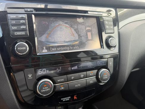 Used 2015 Nissan Rogue SL FWD image 16