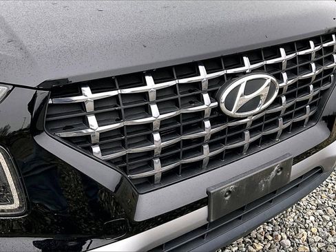 Used 2022 Hyundai Venue SEL image 25